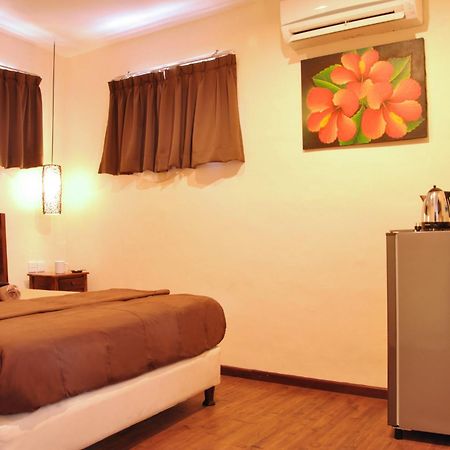 Bemo Corner Guest House Kuta Lombok Værelse billede