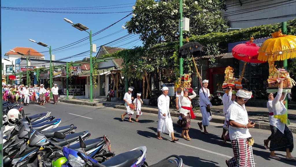 Bemo Corner Guest House Kuta Lombok Eksteriør billede