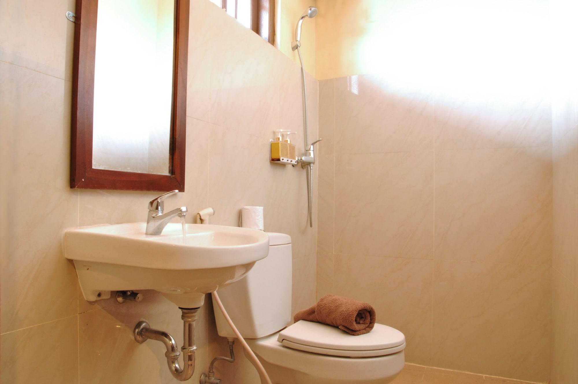 Bemo Corner Guest House Kuta Lombok Eksteriør billede