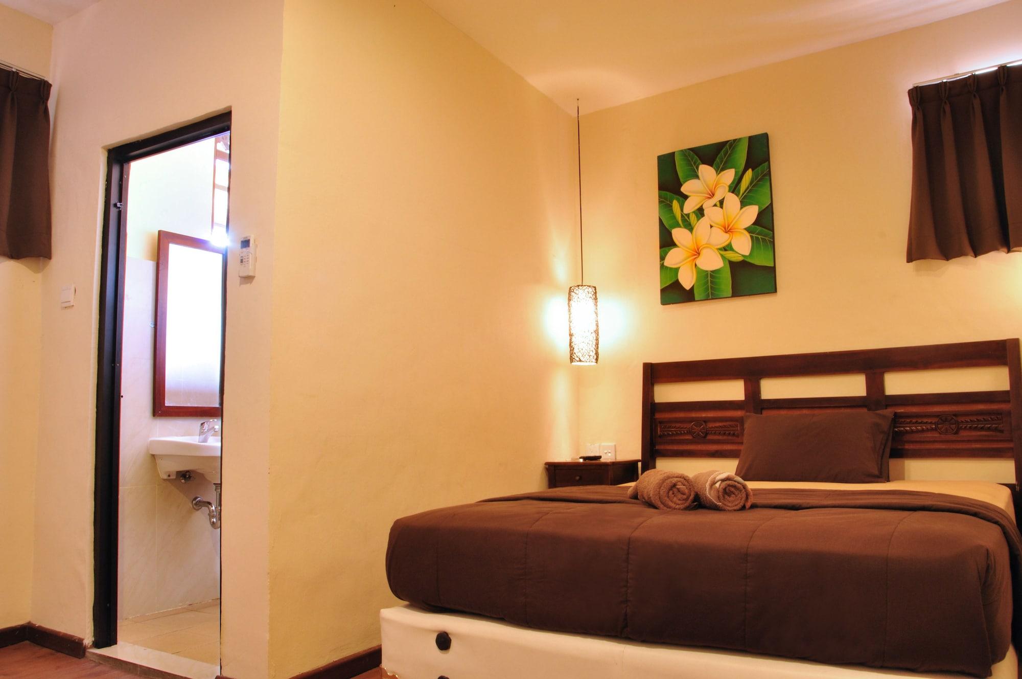 Bemo Corner Guest House Kuta Lombok Eksteriør billede