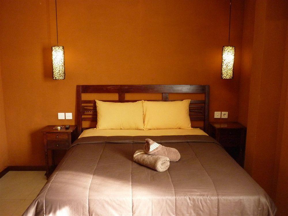 Bemo Corner Guest House Kuta Lombok Eksteriør billede
