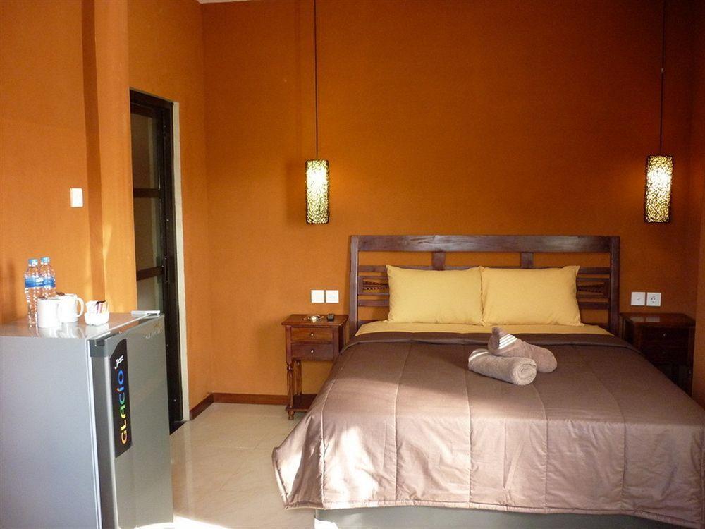 Bemo Corner Guest House Kuta Lombok Eksteriør billede
